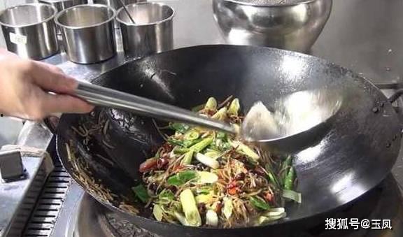 红油咸菜爆料视频,红油咸菜爆料视频深度解析  第2张